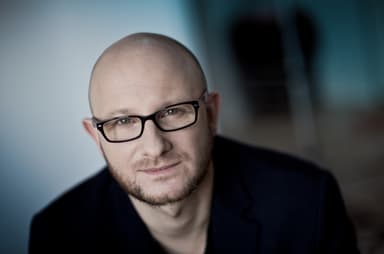 Wywiad: Nikodem Pałasz – pisarz i manager