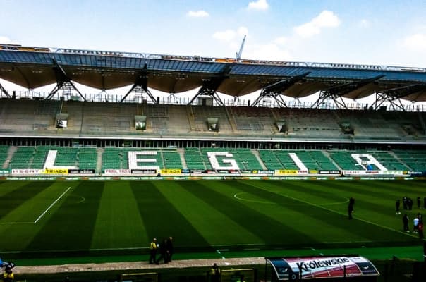 Jak dostać pracę w klubie – Ebebenge case