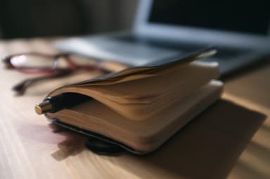 5 głupich zachowań podczas konferencji prasowych