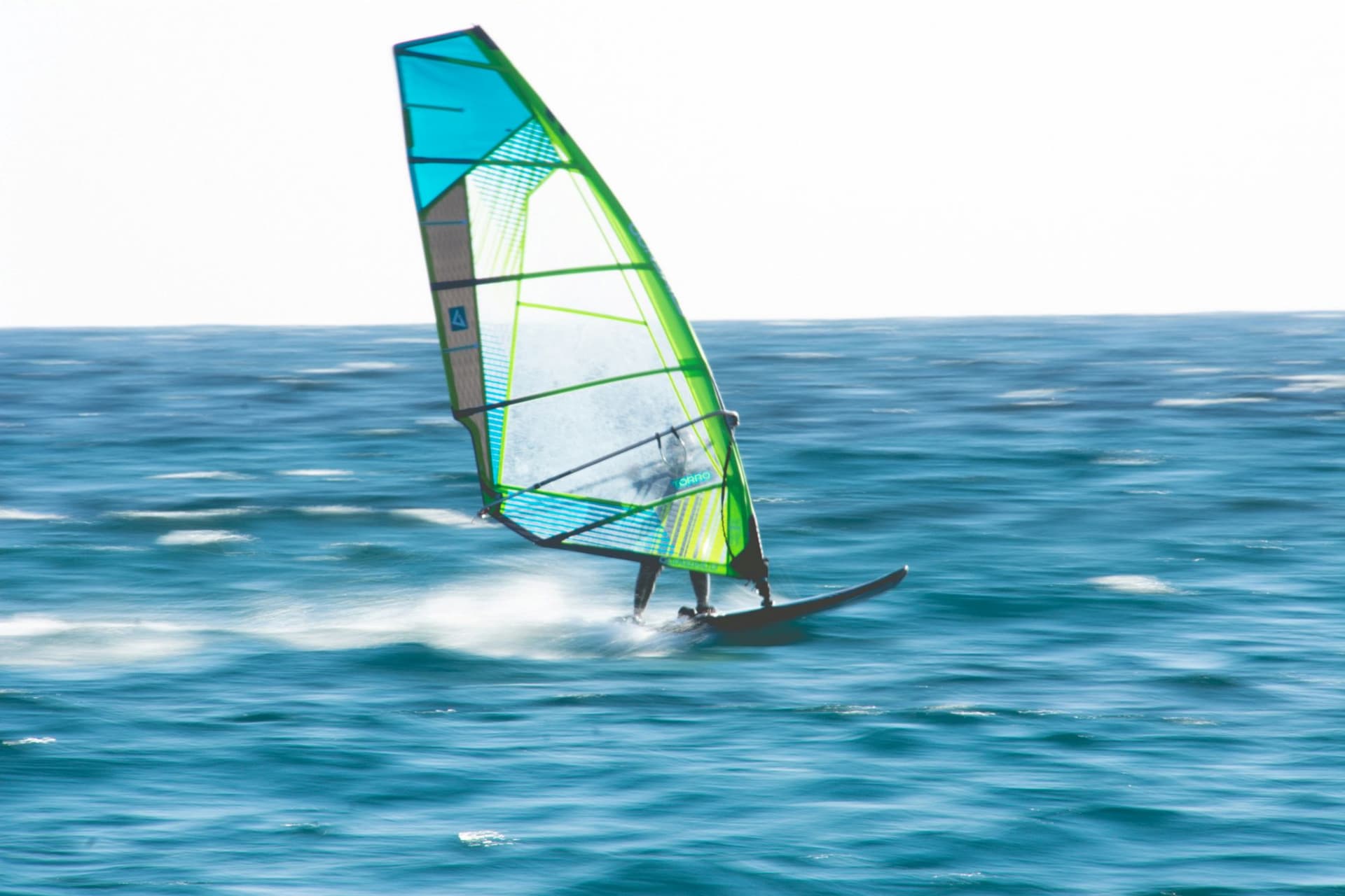 Instruktor windsurfingu w Polsce: jakie uprawnienia naprawdę musisz mieć?